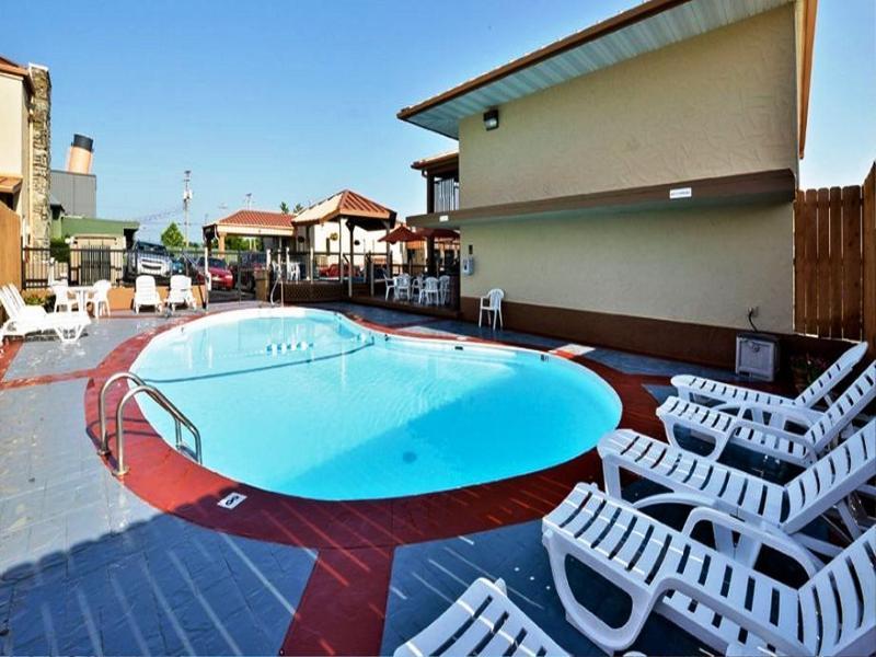 Western Center Pointe Hotel 3*