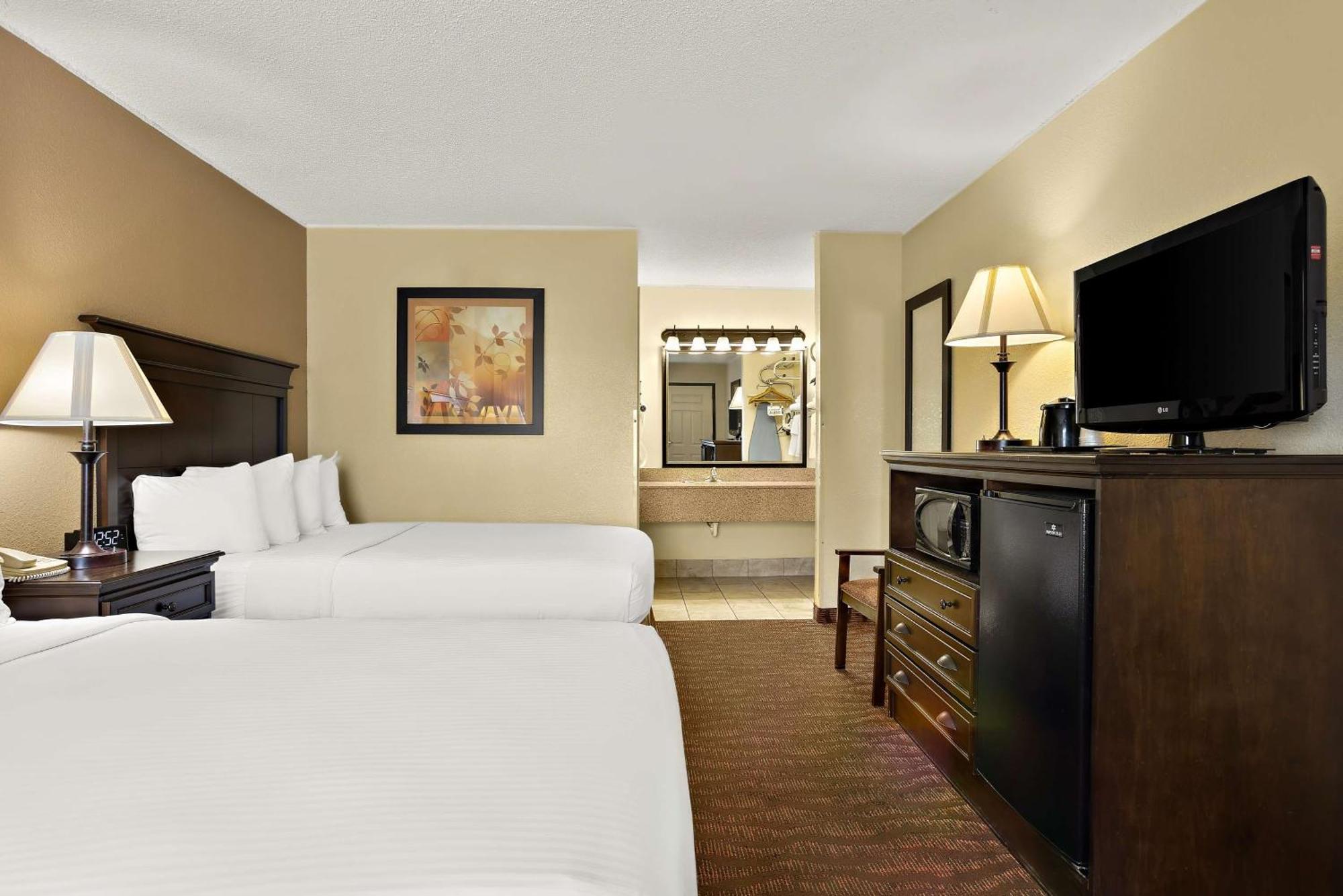 Hotel Western Center Pointe 3*